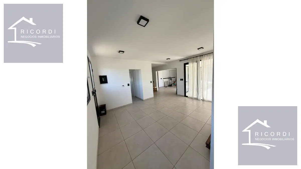 Casa en venta en Barrio Privado Santa Elisa, Pilar del Este. 2