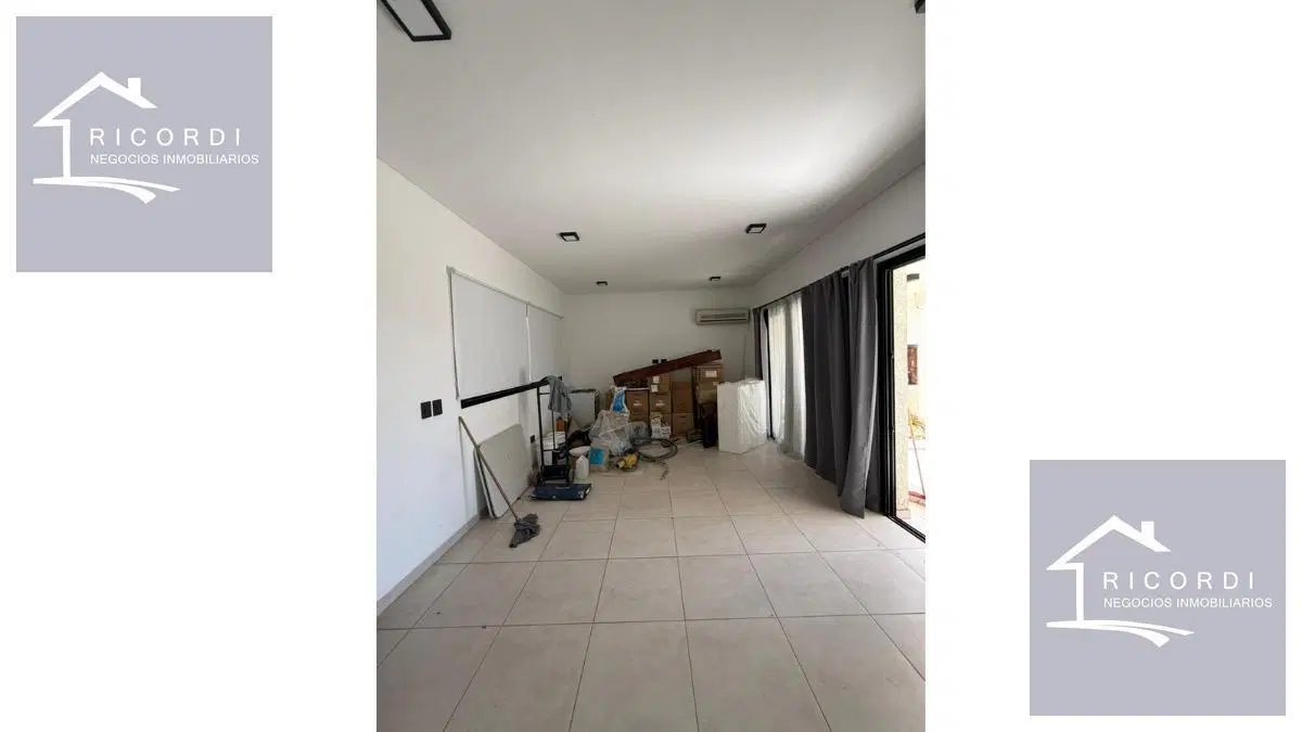 Casa en venta en Barrio Privado Santa Elisa, Pilar del Este. 1