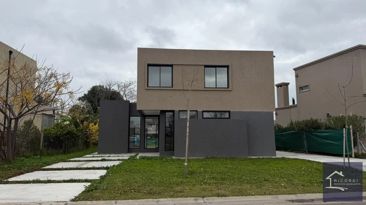 Casa VENTA 4 Amb Santa Lucia estrenar lote central 3