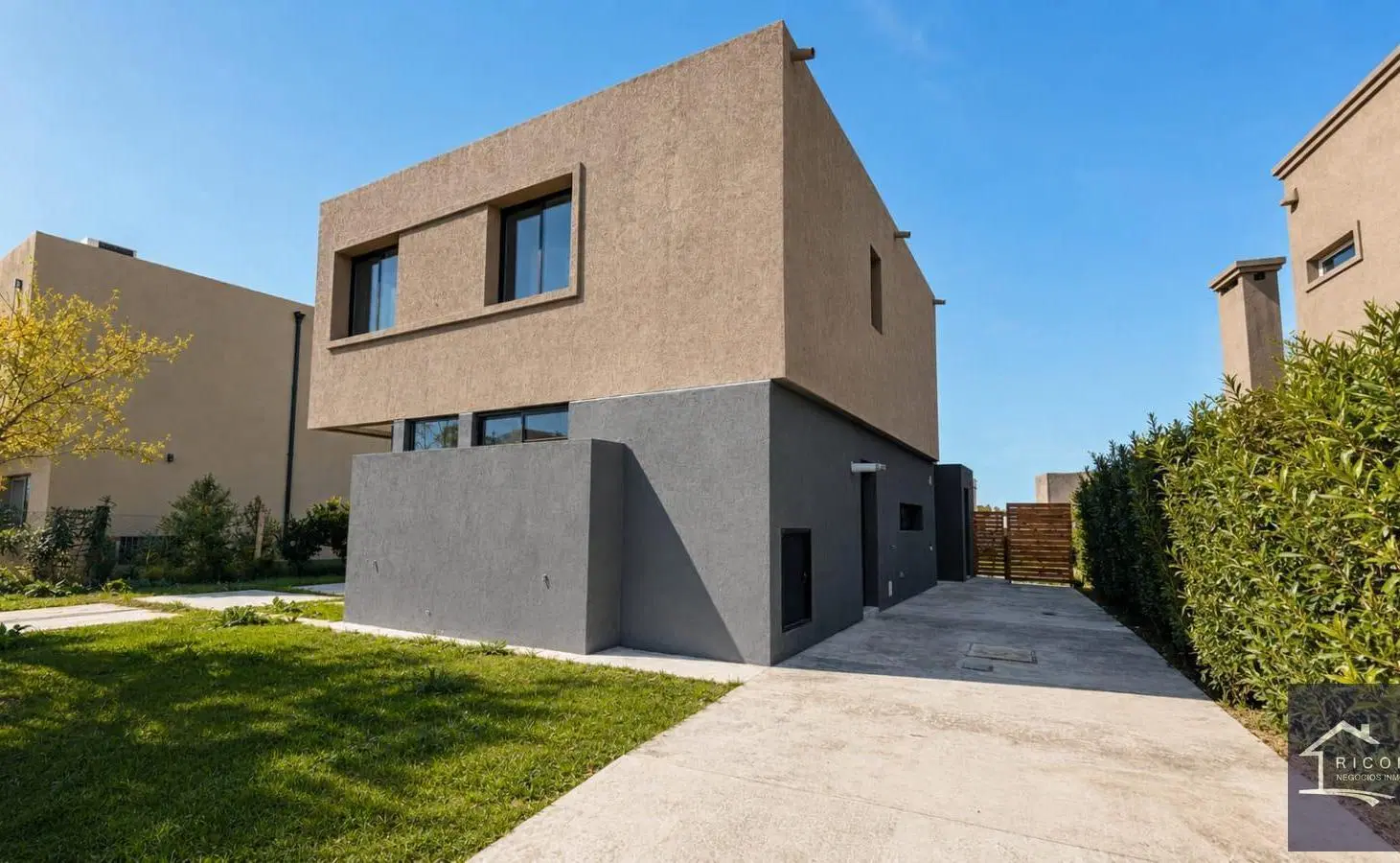 Casa VENTA 4 Amb Santa Lucia estrenar lote central 2