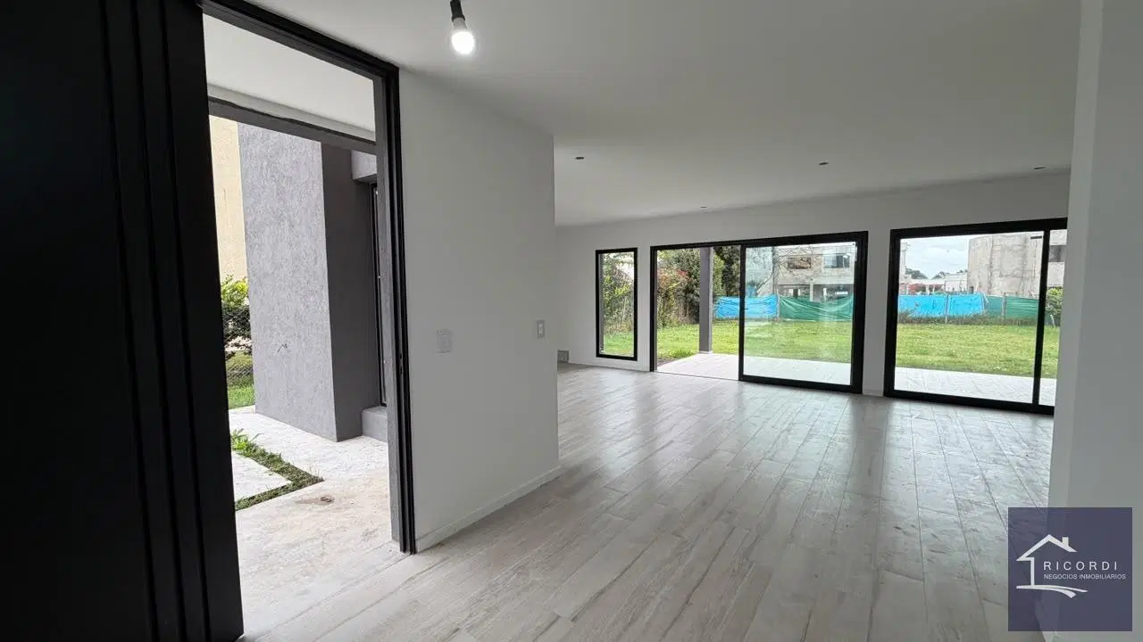 Casa VENTA 4 Amb Santa Lucia estrenar lote central 4