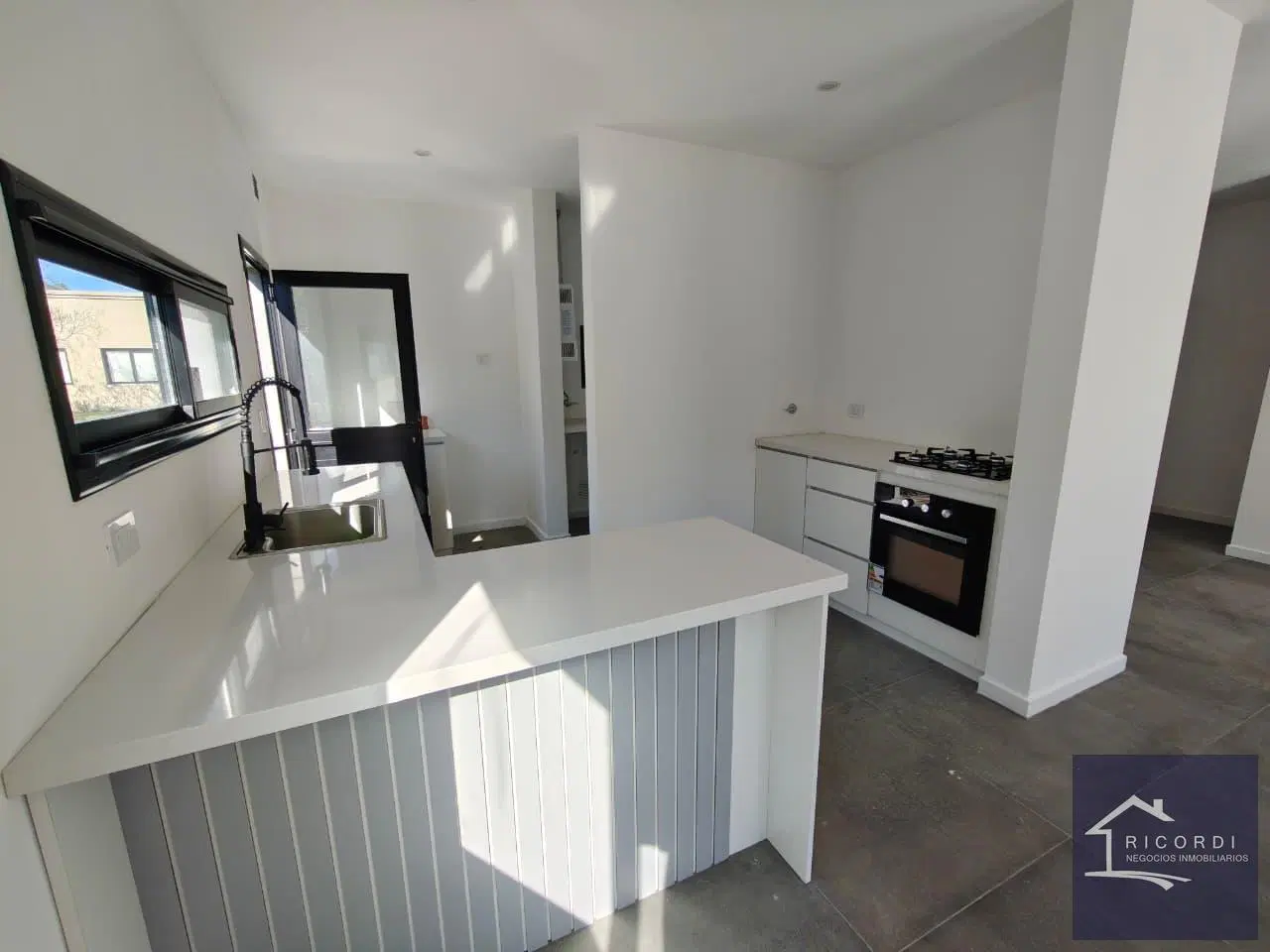 Casa VENTA 4 Amb. en San Ramon a Estrenar 8