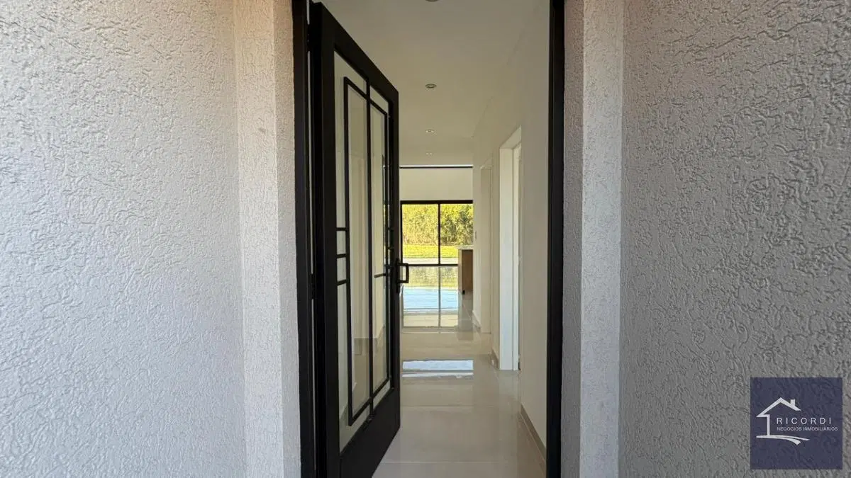 Casa en venta en Barrio Privado Santa Elena, Pilar del Este. 4