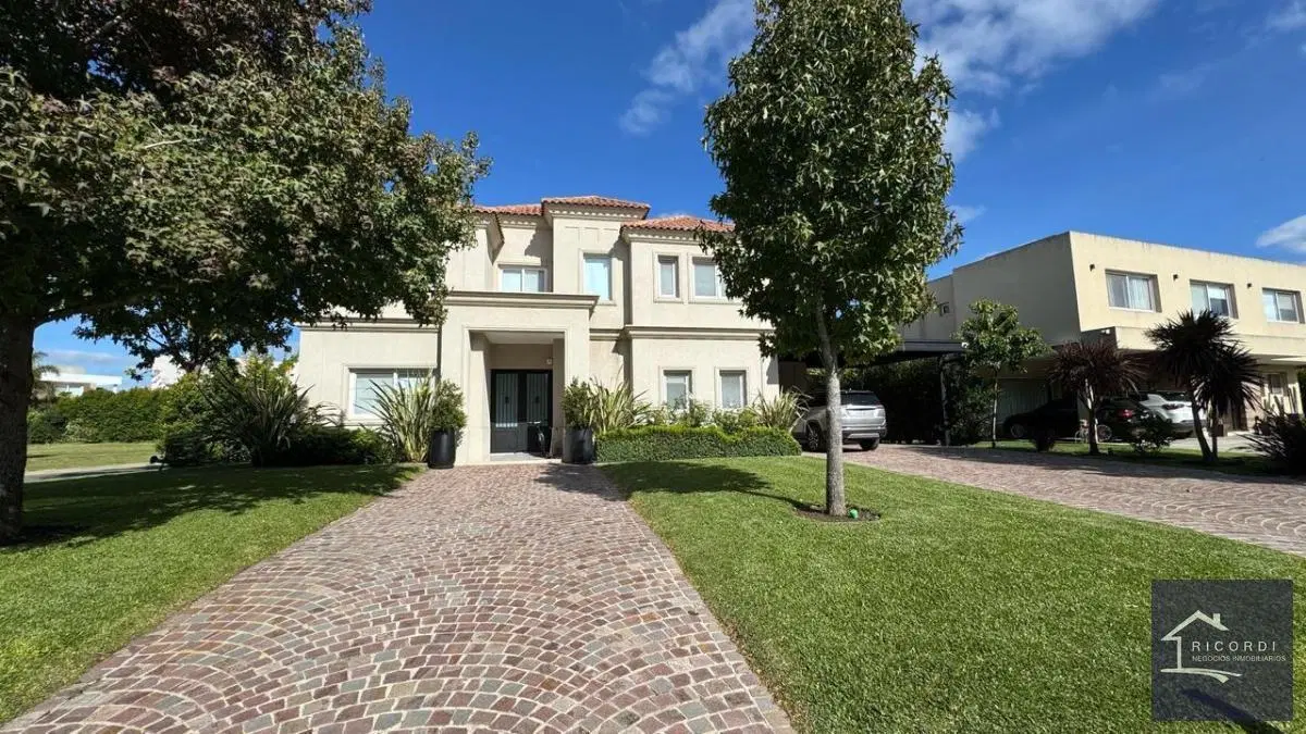 Casa en venta en Barrio Privado Ayres Plaza al 1000 5