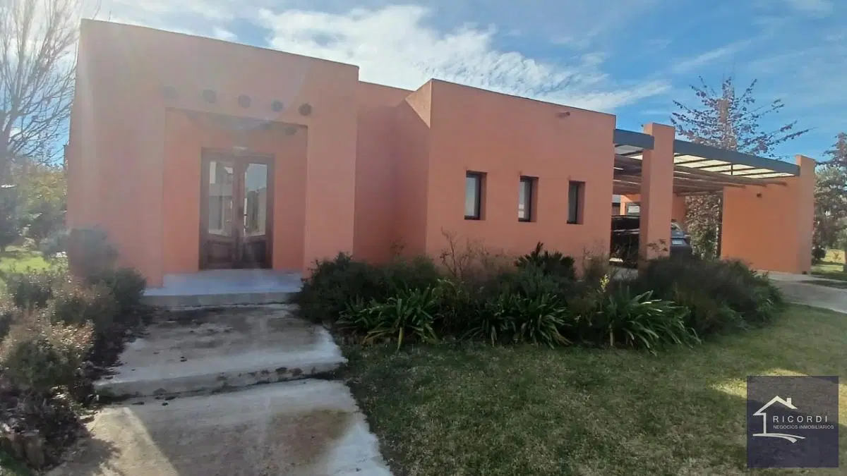 Venta | Casa estilo mexicano en Altos de Campo Grande | 2