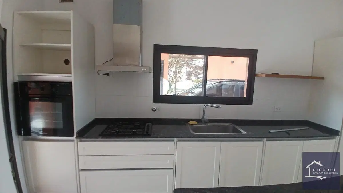 Venta | Casa estilo mexicano en Altos de Campo Grande | 3