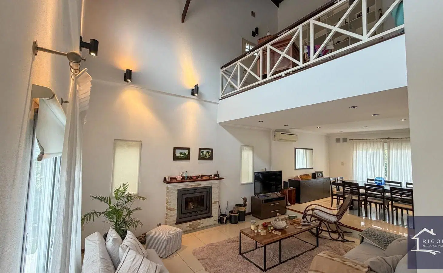 Venta - Hermosa Casa en Los Sauces - Pilar 4