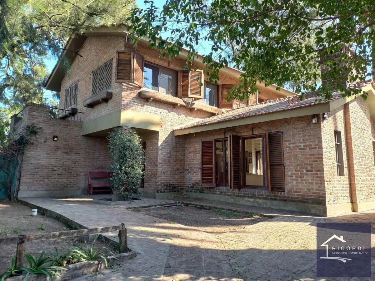 Casa 6 ambientes en Bella Vista. 4