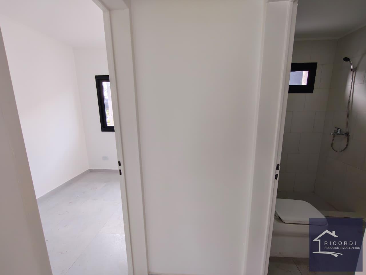 Foto de Casa VENTA 4 Amb Santa Elena escritorio y lavadero, imagen 3