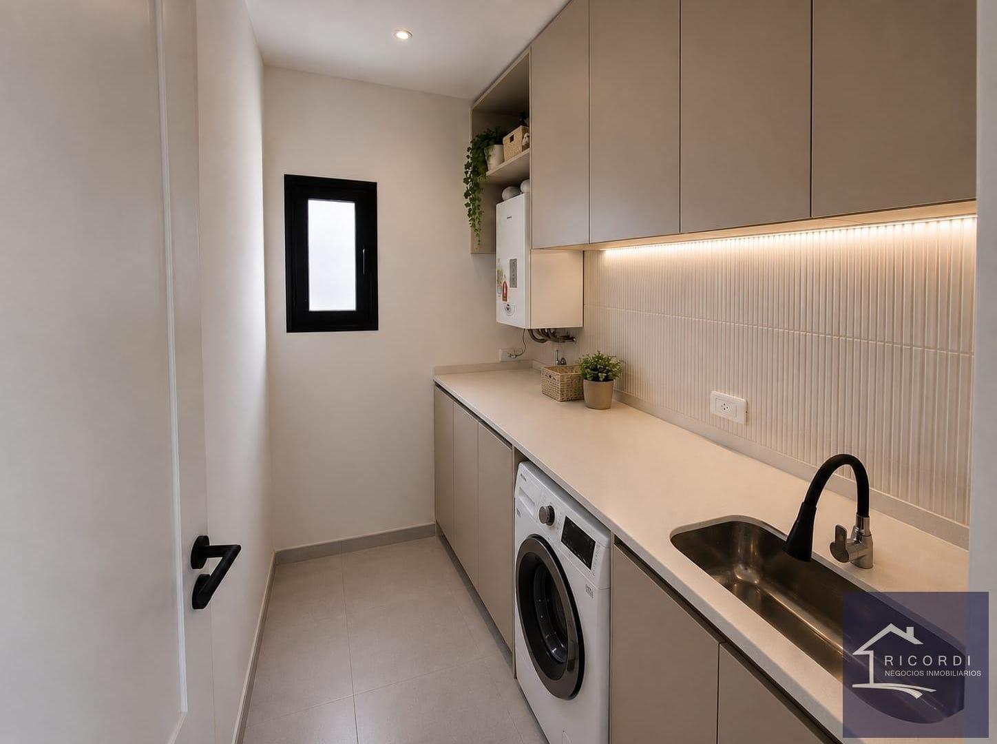 Foto de Casa VENTA 4 Amb Santa Elena escritorio y lavadero, imagen 1