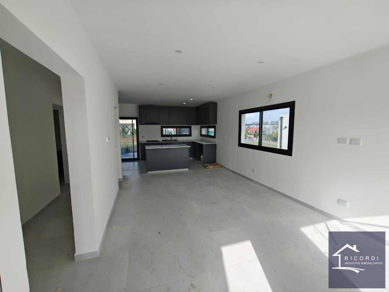 Foto de Casa VENTA 4 Amb Santa Elena escritorio y lavadero, imagen 4