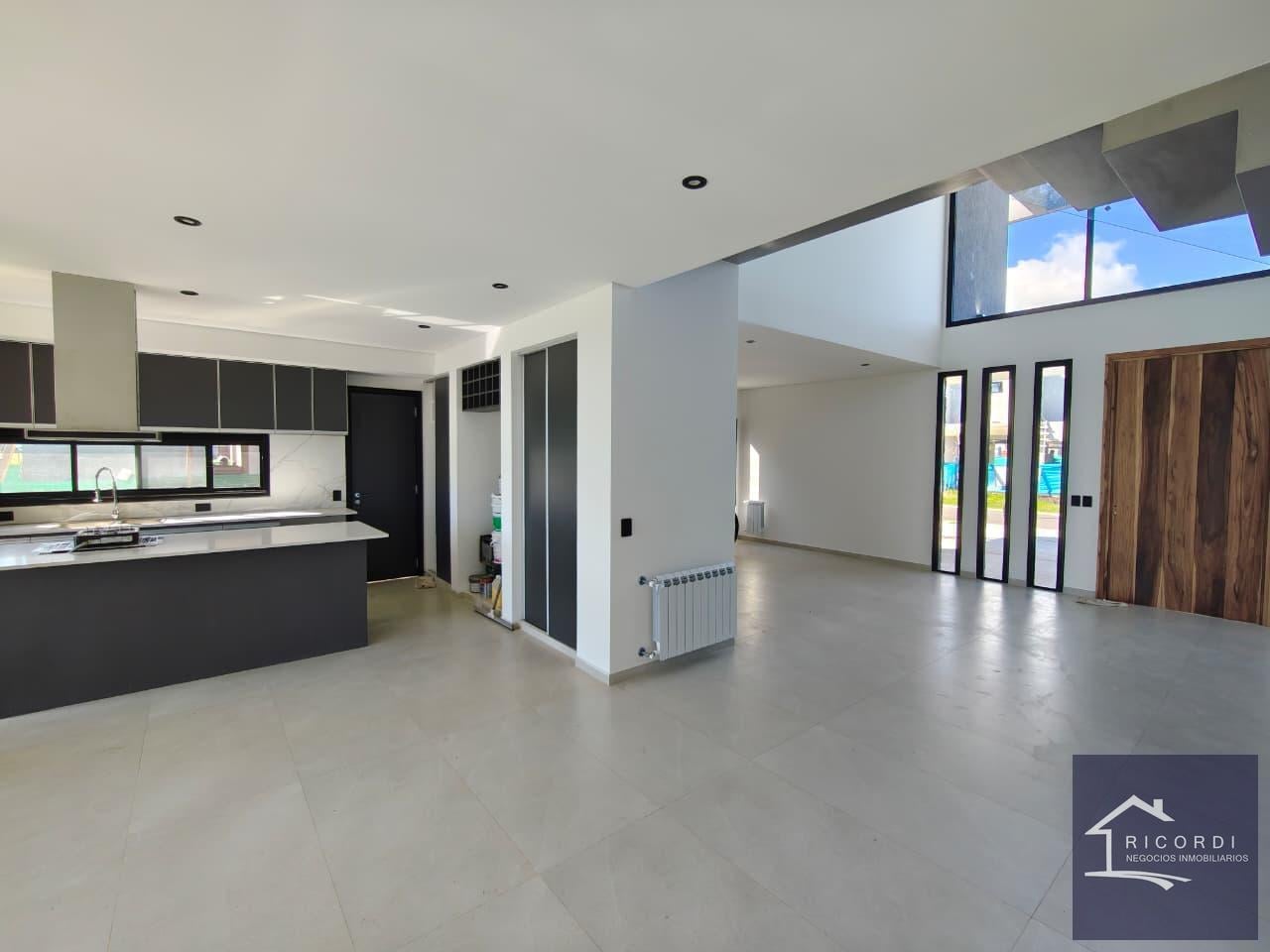 Foto de Casa VENTA Santa Sofía a estrenar pileta, imagen 3