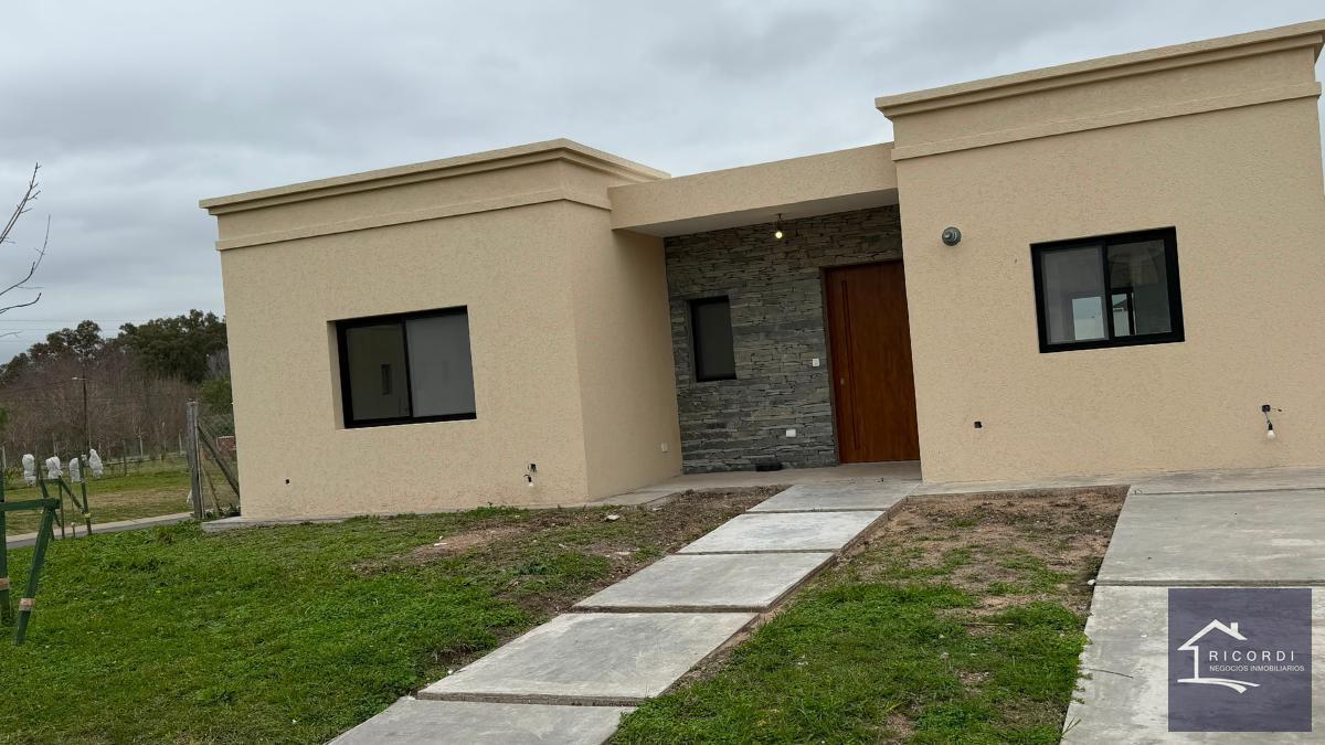 Foto de Casa en venta en Barrio Privado Santa Elisa, Pilar del Este., imagen 3