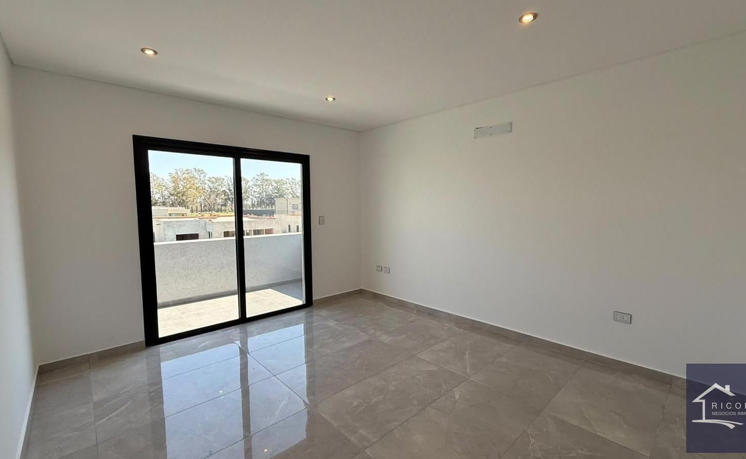 Foto de Casa en venta en Barrio Privado Santa Sofia, Pilar del Este al 1000, imagen 5