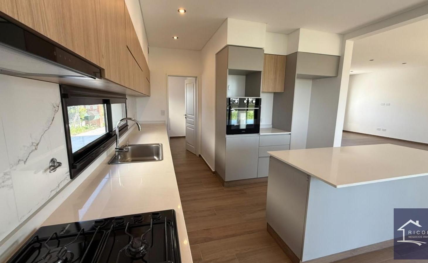 Foto de Casa en venta en Barrio Privado Santa Elisa, Pilar del Este., imagen 3