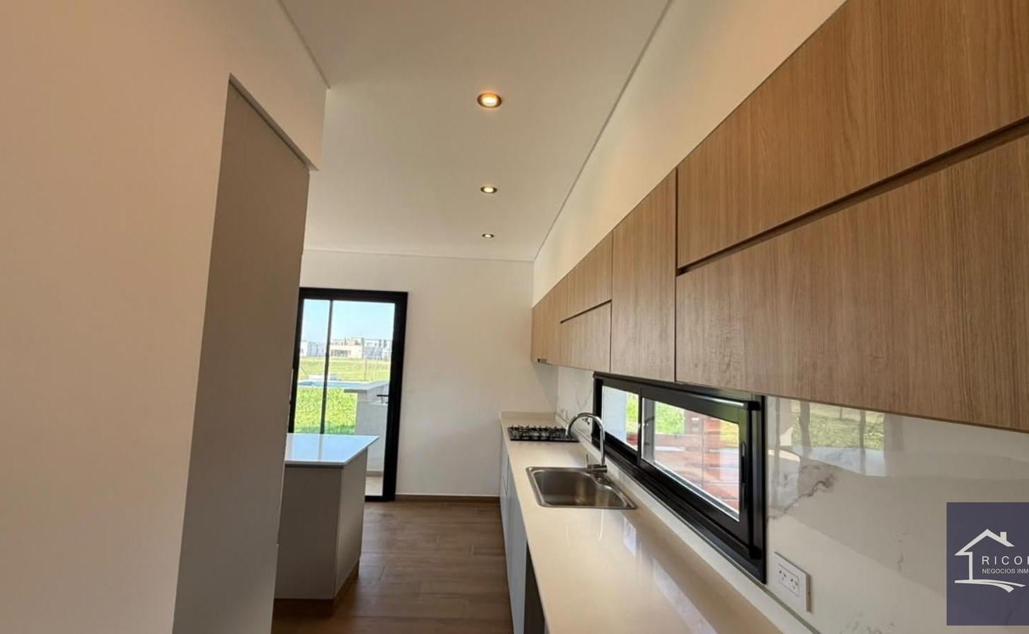 Foto de Casa en venta en Barrio Privado Santa Elisa, Pilar del Este., imagen 5