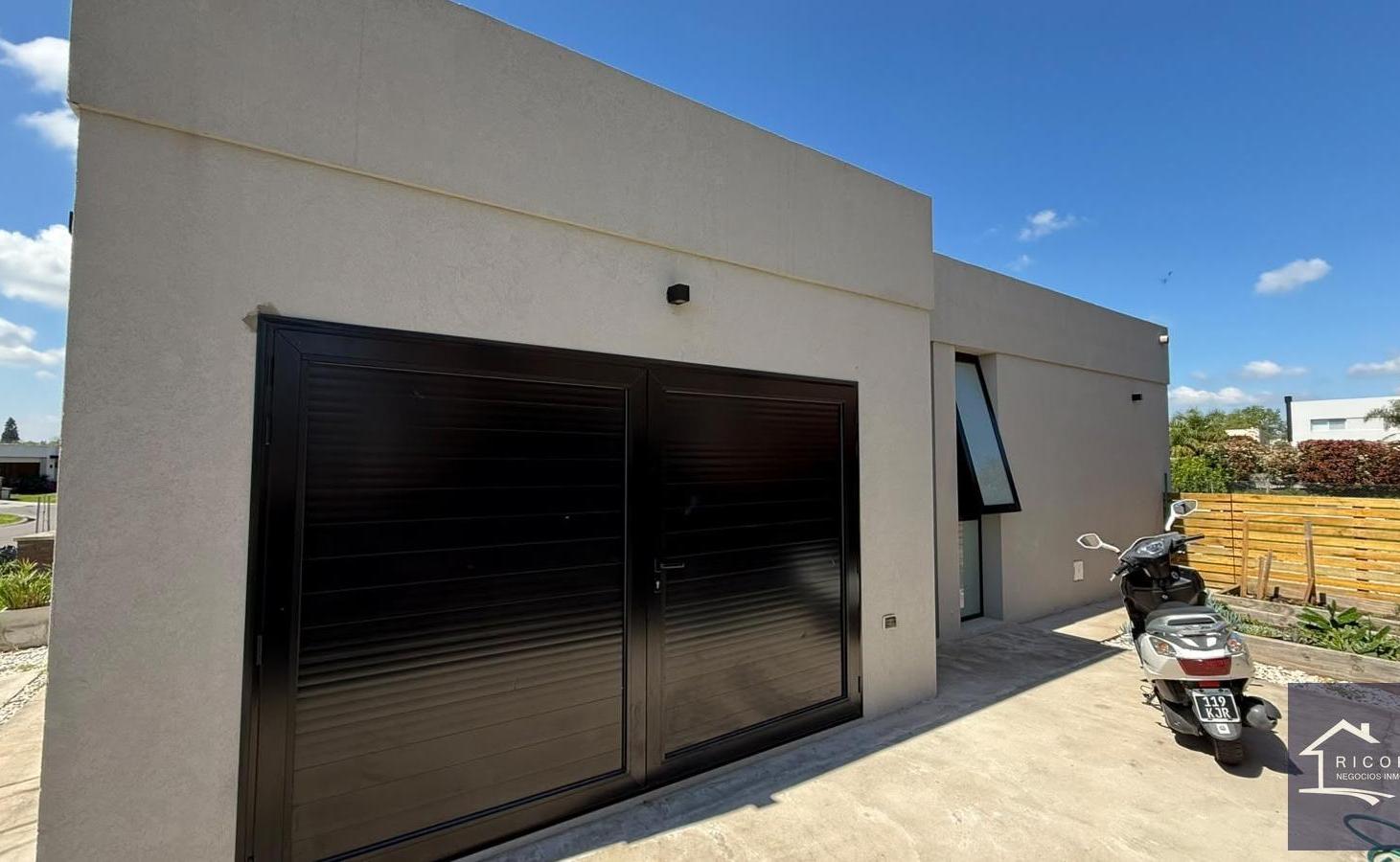 Foto de Casa en venta en Barrio Privado Santa Elena, Pilar del Este. al 1000, imagen 4