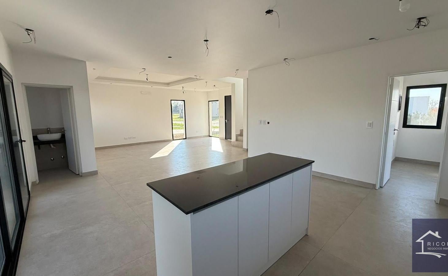 Foto de Casa en venta en Barrio Privado Santa Elisa, Pilar del Este., imagen 4