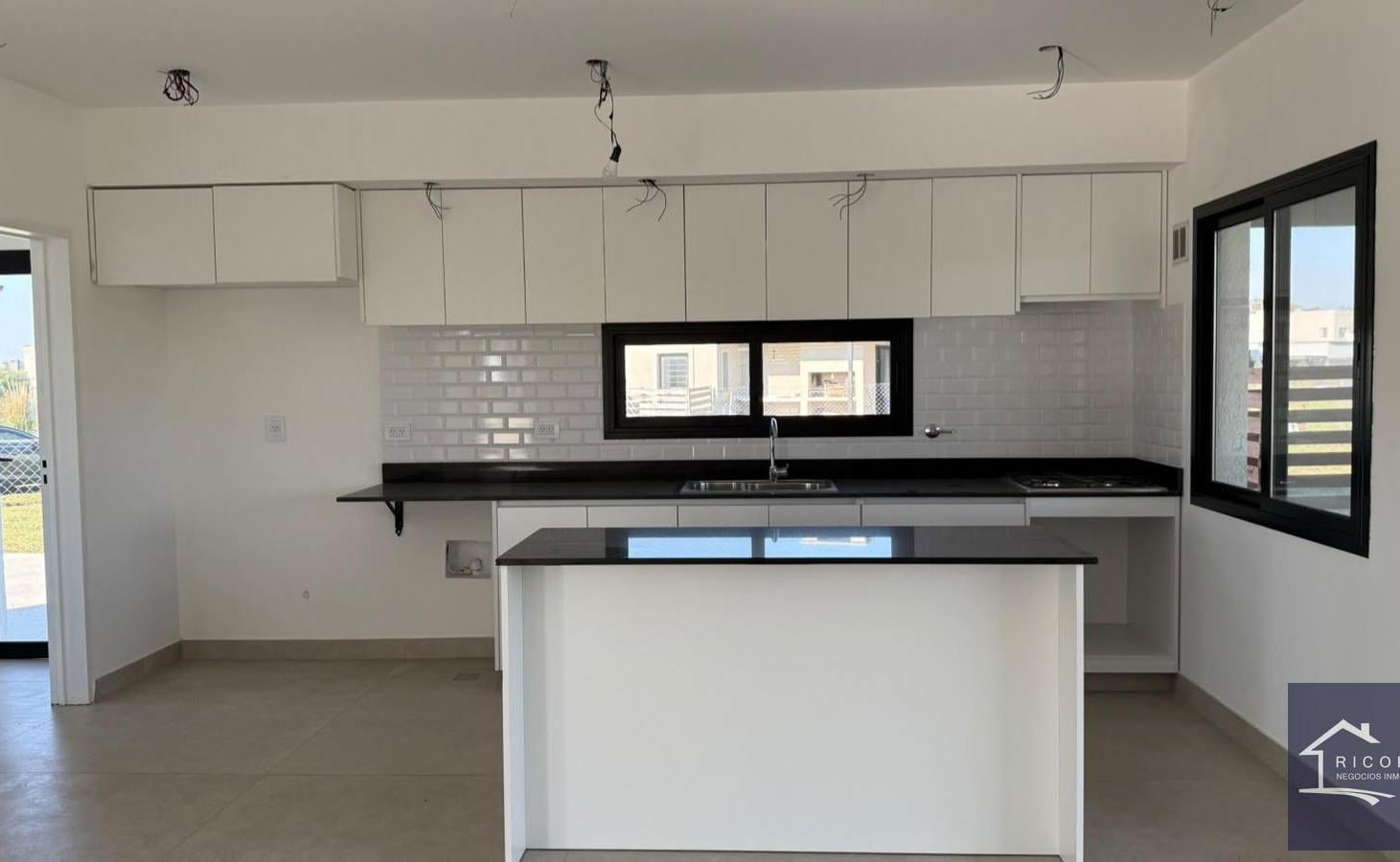 Foto de Casa en venta en Barrio Privado Santa Elisa, Pilar del Este., imagen 5