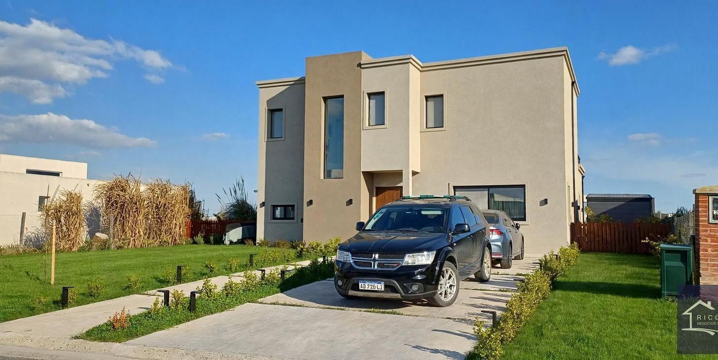 Foto de Casa en venta 5 ambientes en San Sebastian, Area 7, imagen 1