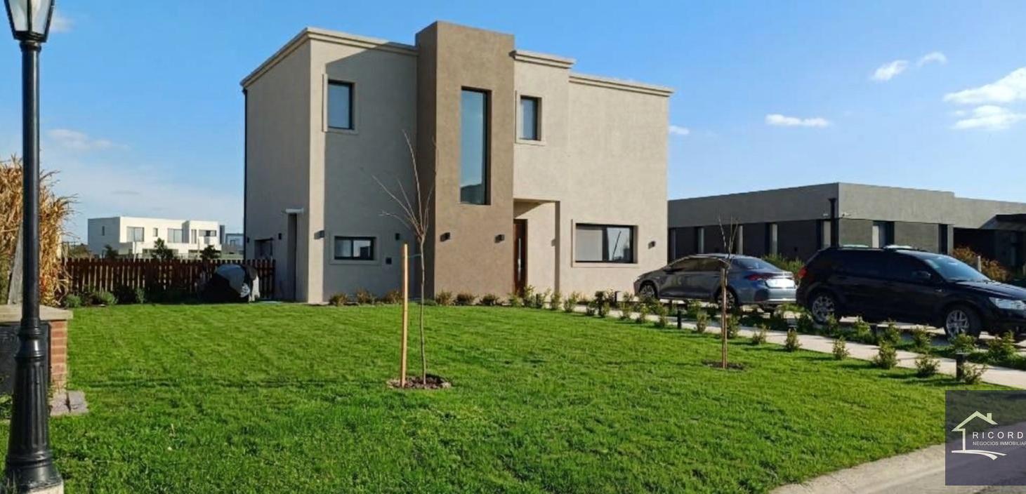Foto de Casa en venta 5 ambientes en San Sebastian, Area 7, imagen 2
