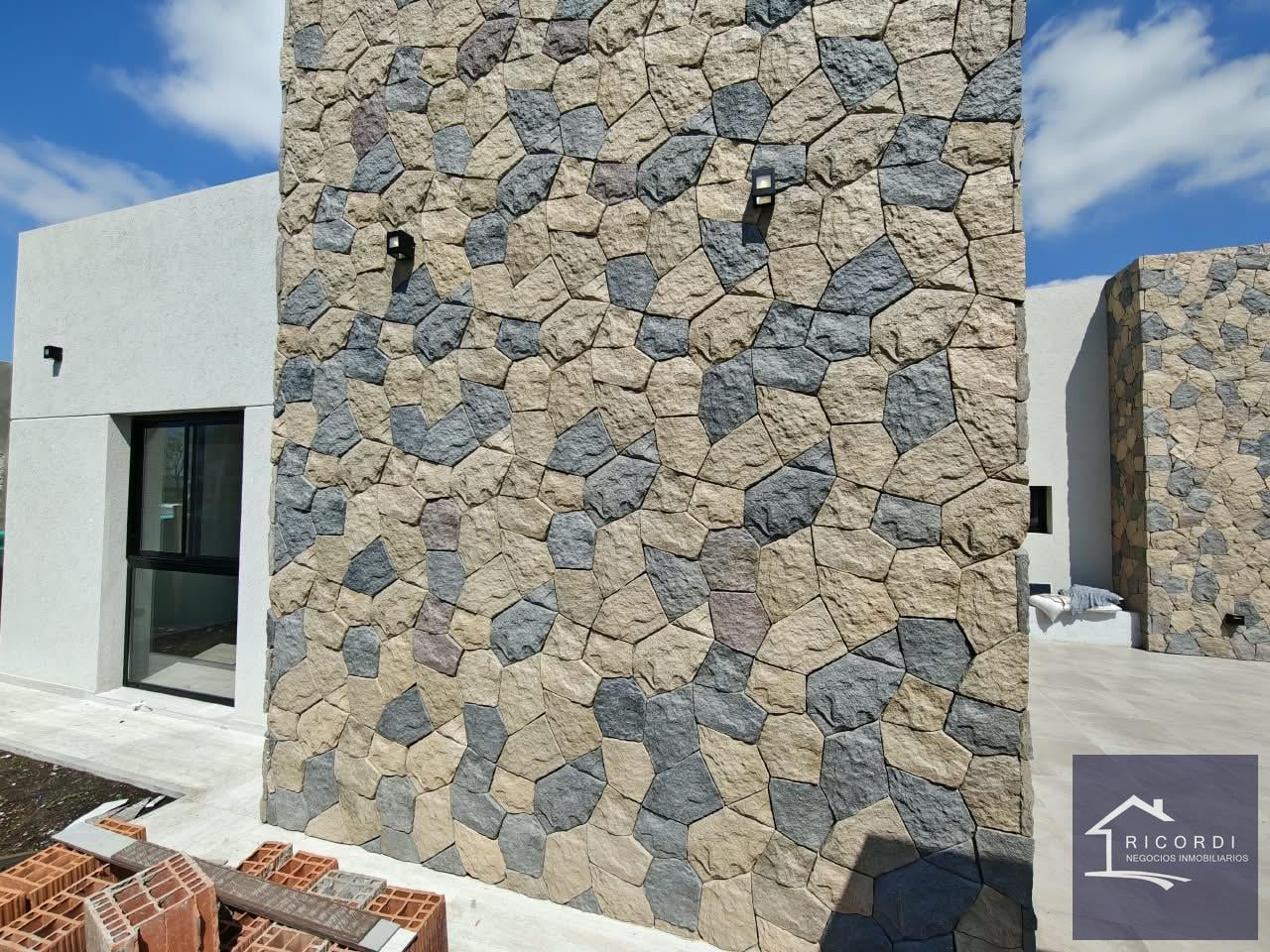Foto de Casa Venta Santa Sofía 4 ambientes Pileta a estrenar, imagen 2
