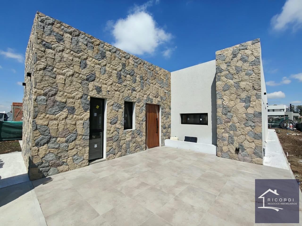 Foto de Casa Venta Santa Sofía 4 ambientes Pileta a estrenar, imagen 1