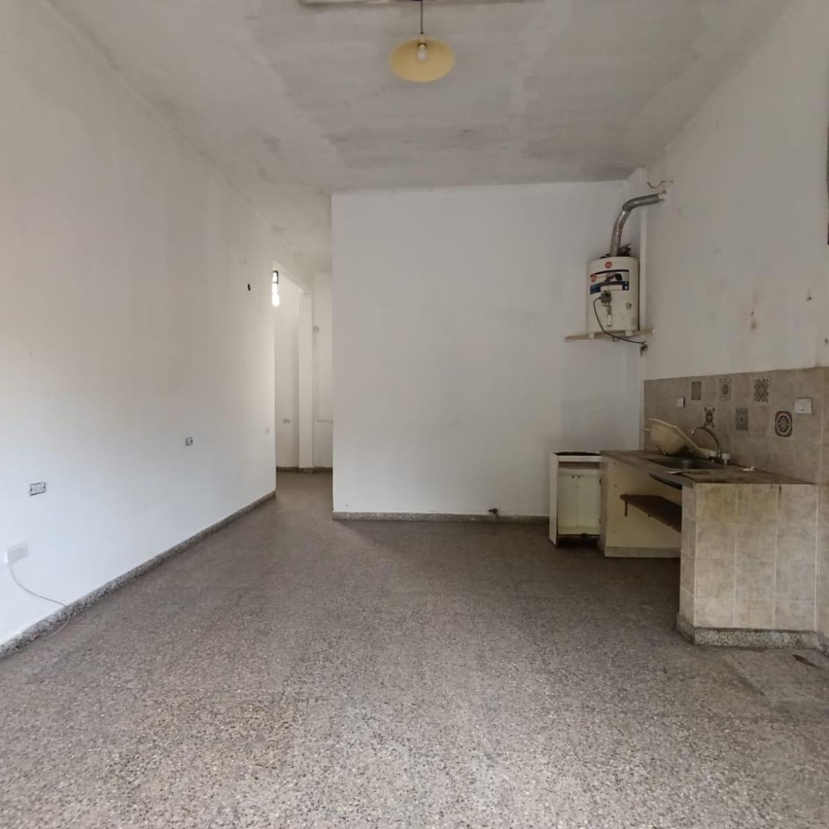 Alquiler Casa 2 Amb. Mendez 1269 Fte, Mte Chingolo. 1