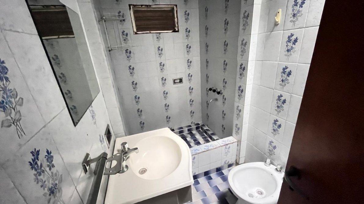 Venta PH 2 Amb con Patio. m Paz 952, Lanús Oeste. 2