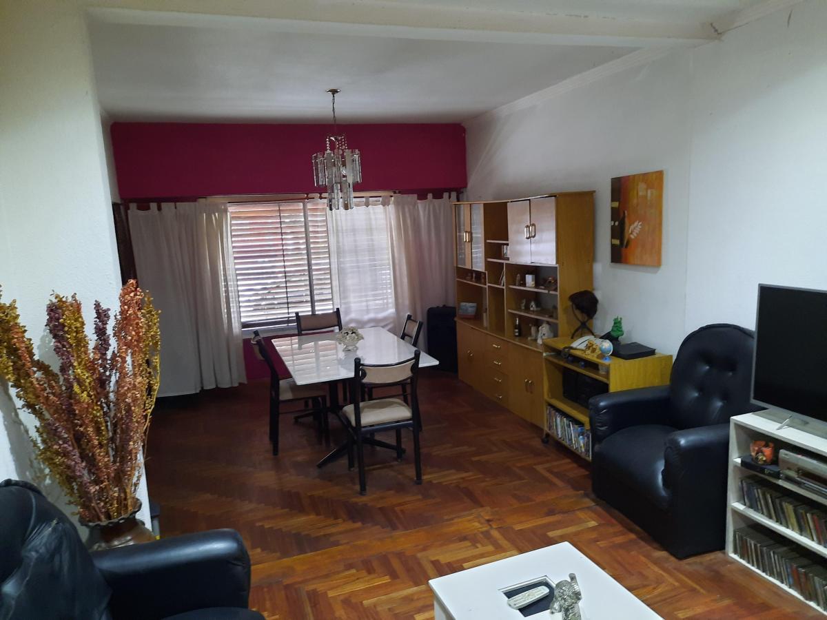 CASA 3 AMBIENTES CON UN MONOAMBIENTE