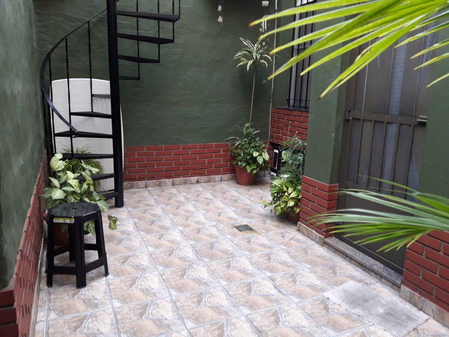 Excelente Departamento Tipo Casa 4 Amb. Al Frente 2