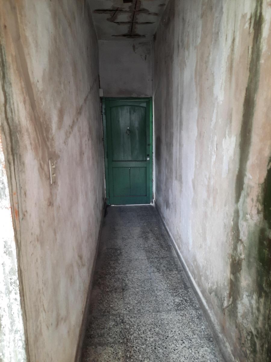 DEPARTAMENTO TIPO CASA A REFACCIONAR