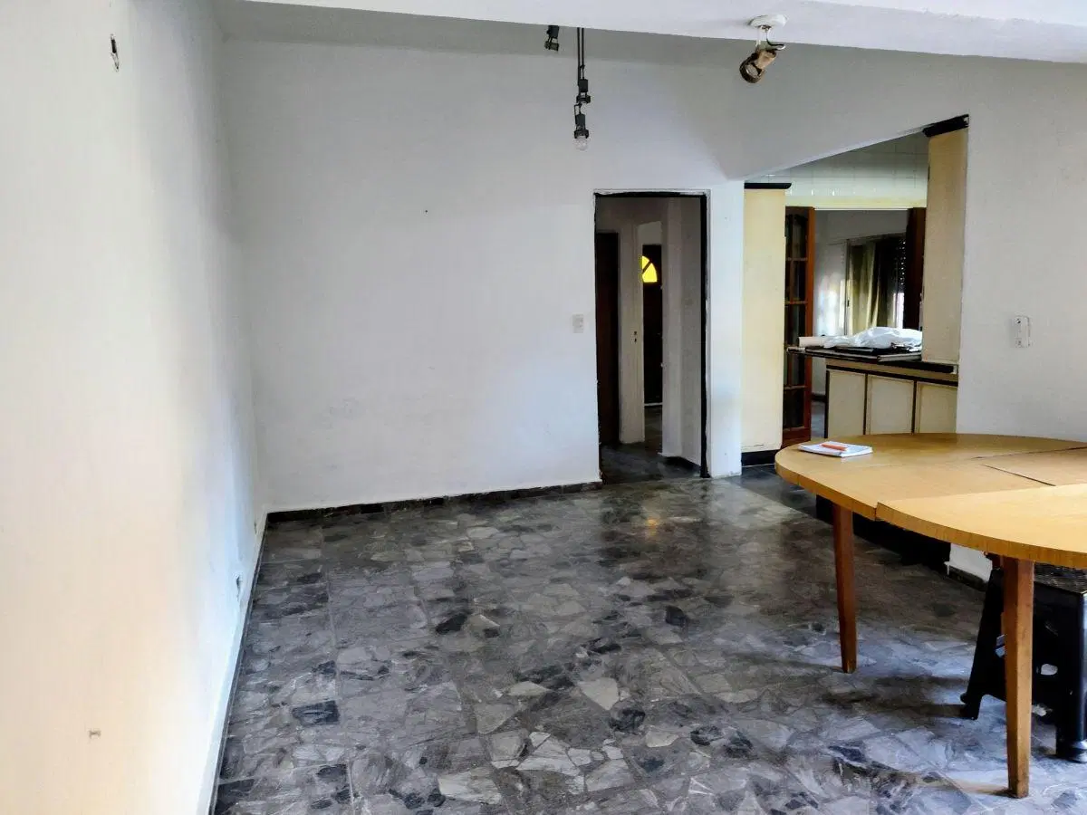 CASA 4 AMBIENTES E/SAN VICENTE Y ADROGUE 5