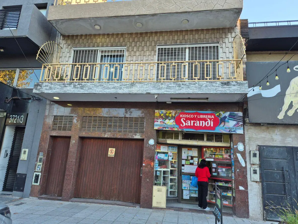 VENTA CASA CON LOCAL SOBRE AV. MITRE 2