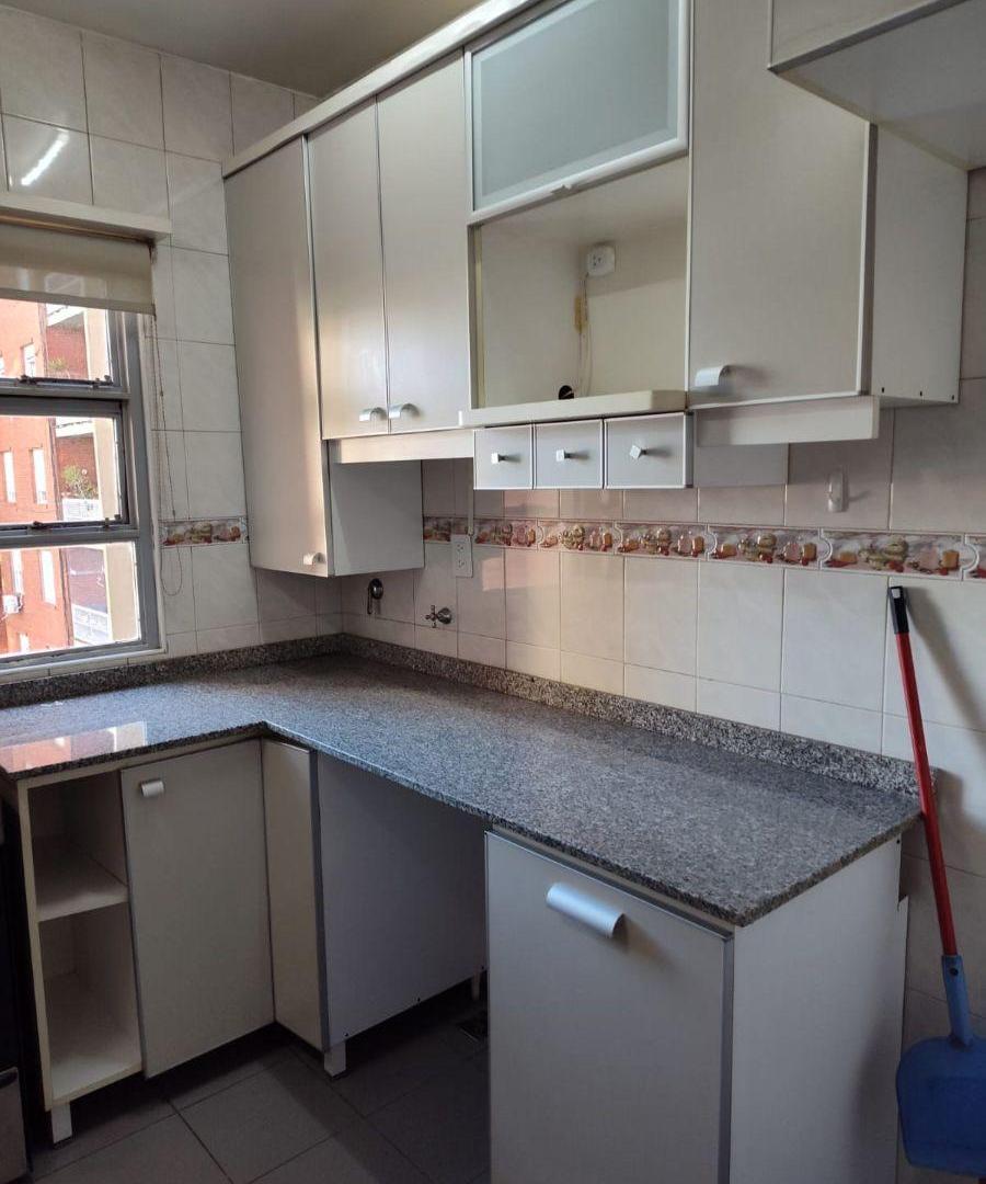 Foto de ALQUILER EXCELENTE DEPARTAMENTO 3 AMB. CON ESPACIO GUARDACOCHE, imagen 2