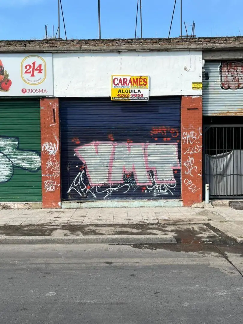 LOCAL COMERCIAL SOBRE J.D.PERON 2