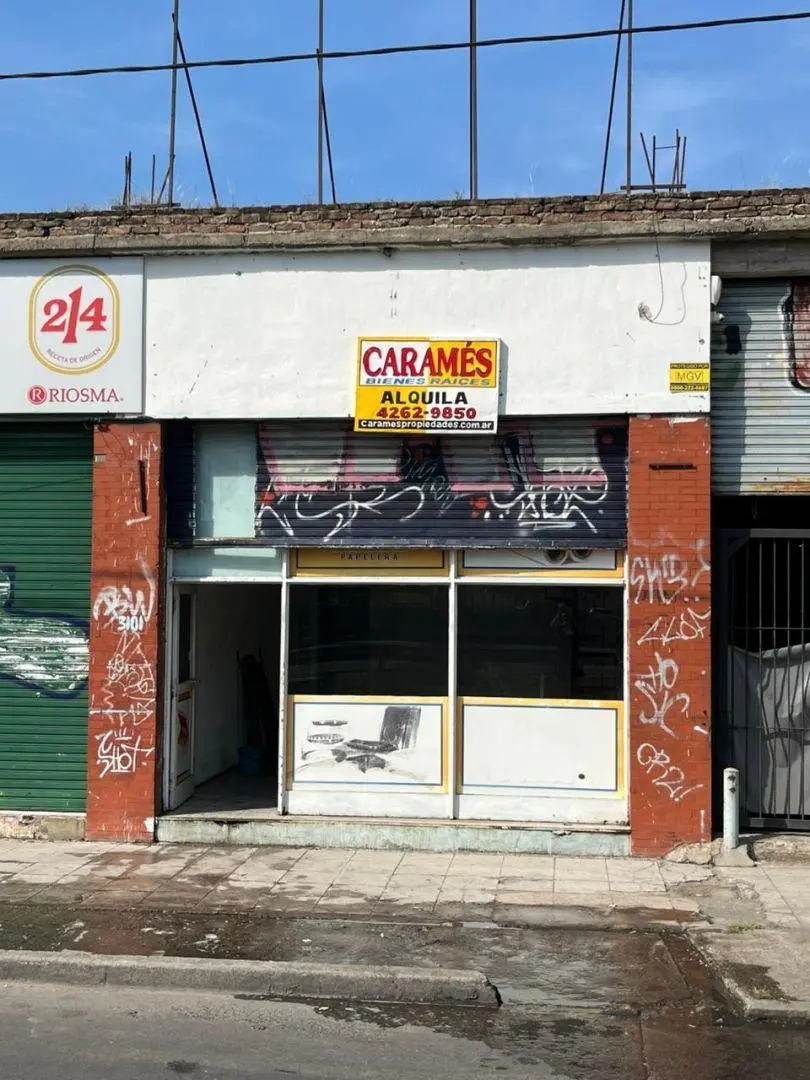 LOCAL COMERCIAL SOBRE J.D.PERON 3