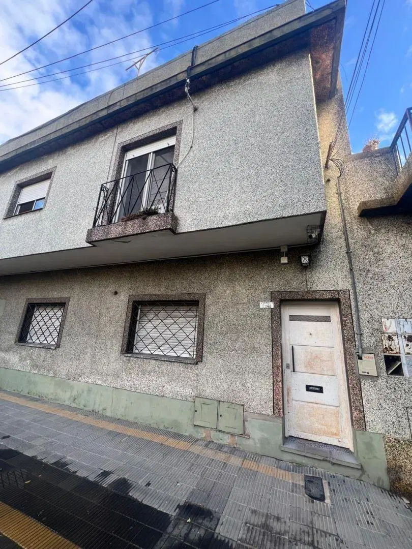 DEPARTAMENTO DE 3 AMBIENTES AL FRENTE 2