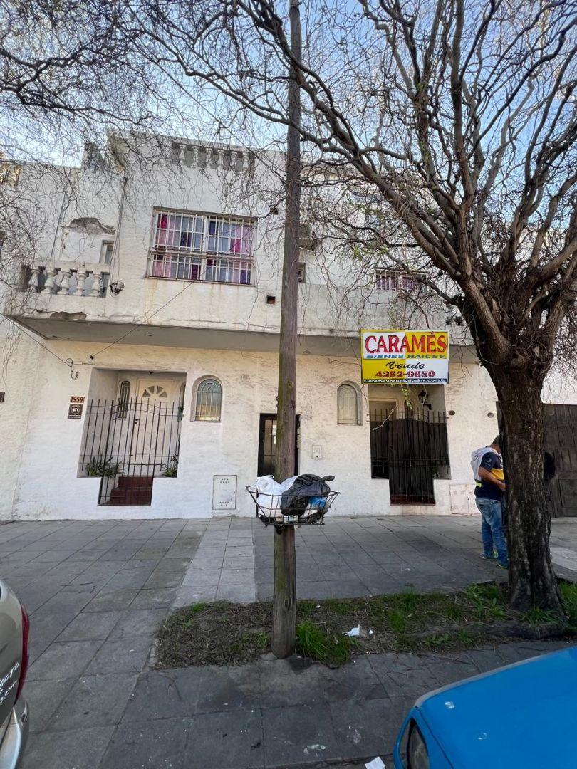 Foto de DEPARTAMENTO TIPO PH AL FRENTE DE 2 AMBIENTES GRANDES., imagen 1
