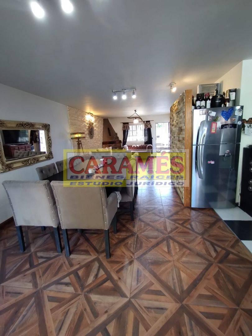 Foto de CASA TIPO CHALET CON PARQUE PISCINA Y QUINCHO, imagen 3