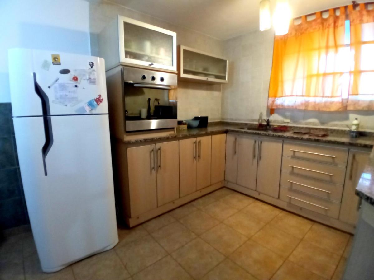 CASA C/GARAJE Y FONDO