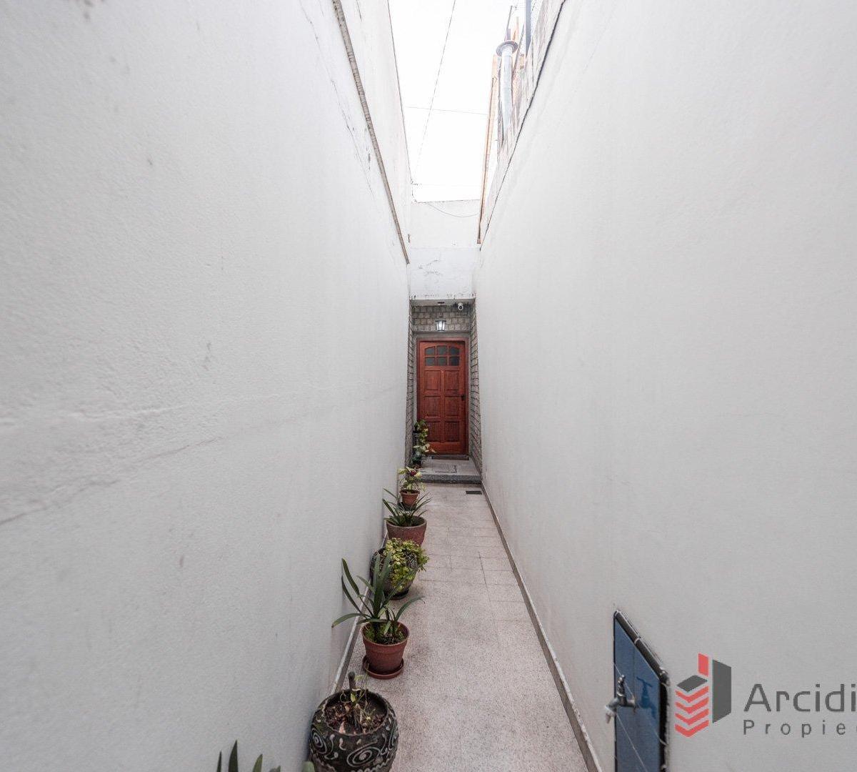 Venta PH 3 Ambientes con Terraza. Leguizamon 3900, Viila Lugano. 2