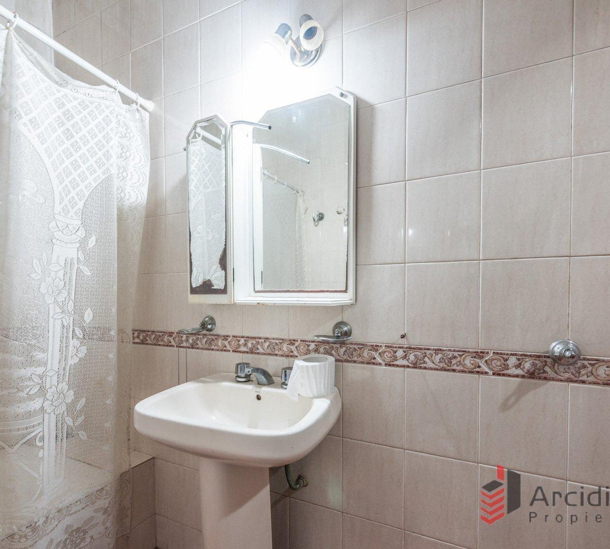 Venta Casa 4 Ambientes con Cochera. Murguiondo 4600, Villa Lugano. 5
