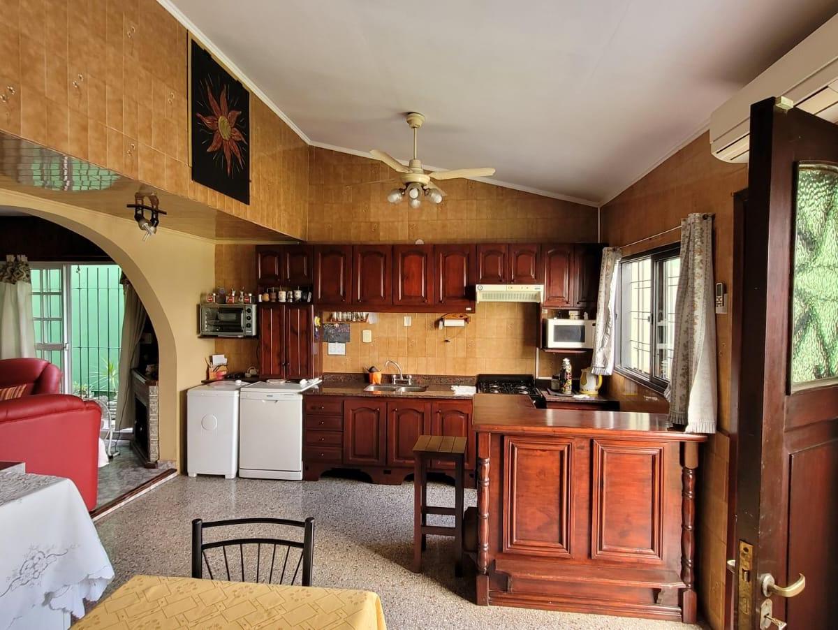 Venta Casa con Cochera/local y Departam. T Gordillo 4100 Villa Lugano 5
