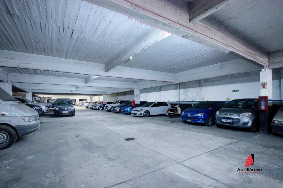 Venta Garage/galpon 2 Plantas con Ho Castañares 4700 Villa Lugano 4