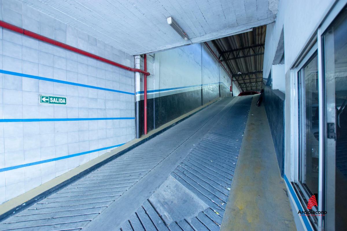 Venta Garage/galpon 2 Plantas con Ho Castañares 4700 Villa Lugano 2