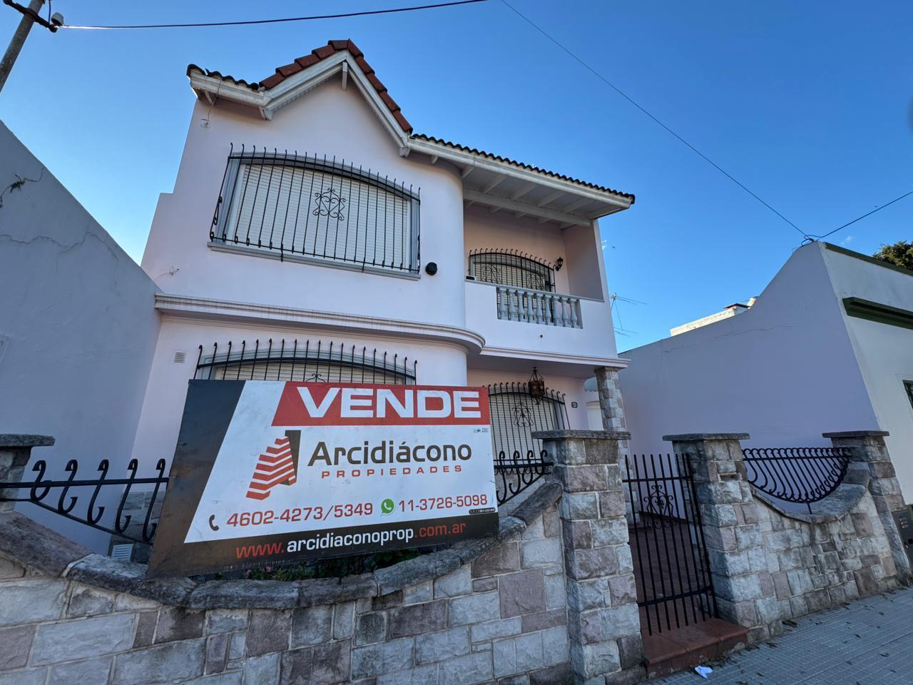Foto de VENTA CASA 7 AMB CON FONDO LIBRE. SOMELLERA 4800, VILLA LUGANO, CABA, imagen 1