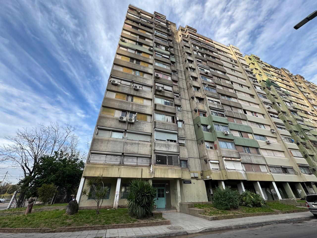 Foto de VENTA DEPARTAMENTO 3 AMB. EDIF 138, LUGANO 1 Y 2, VILLA LUGANO, CABA., imagen 1