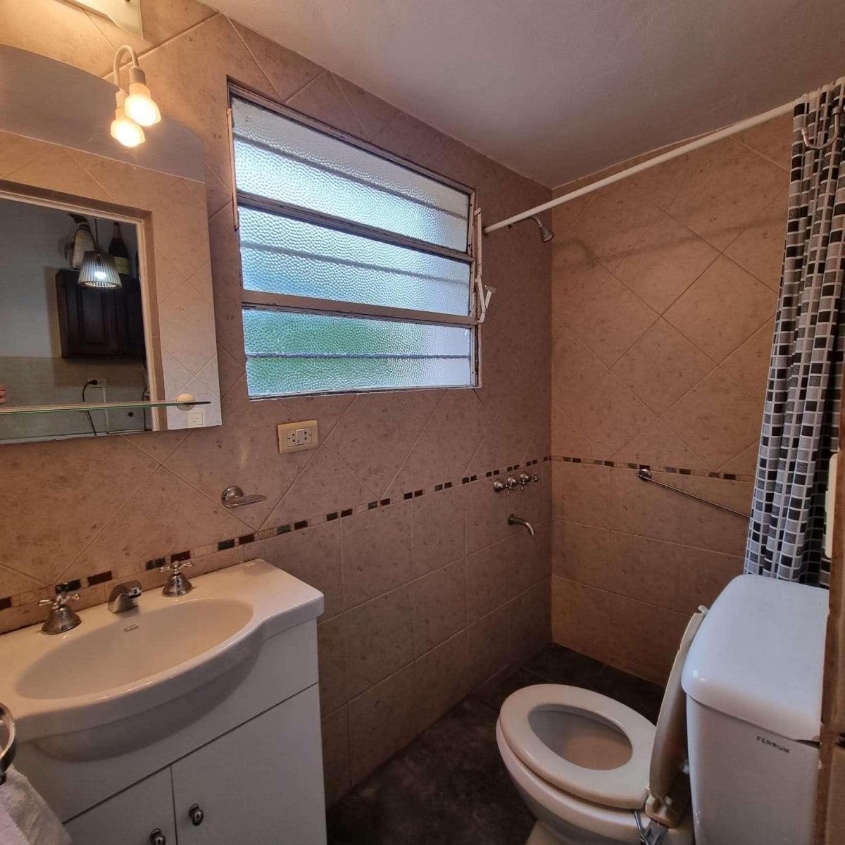 Casa 2 Dorm. con un Departamento en Planta Baja - Pileta y Quincho 5