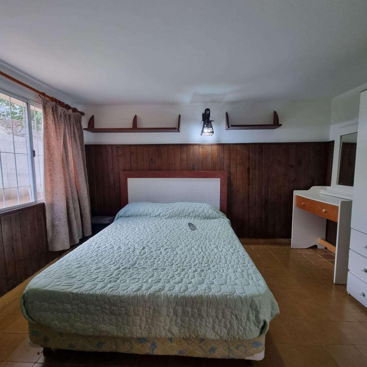 Casa 2 Dorm. con un Departamento en Planta Baja - Pileta y Quincho 4